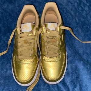 Air Force 1 Low '07 LV8 'Gold'